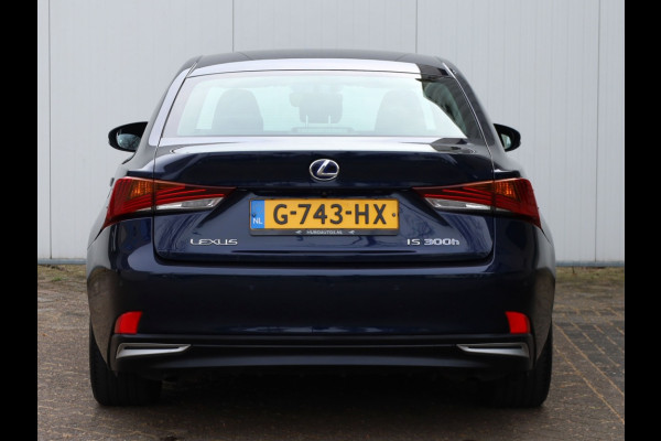 Lexus IS 300h Sport Edition | Stoelverwarming | Parkeersensoren | NL-Auto