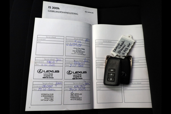 Lexus IS 300h Sport Edition | Stoelverwarming | Parkeersensoren | NL-Auto