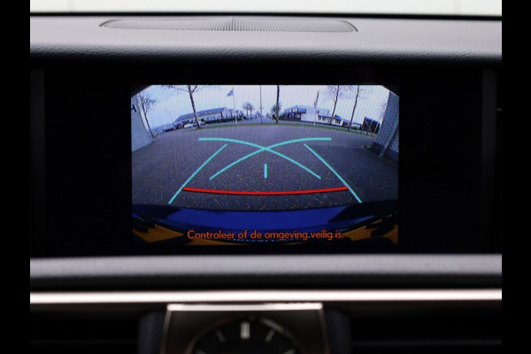 Lexus IS 300h Sport Edition | Stoelverwarming | Parkeersensoren | NL-Auto