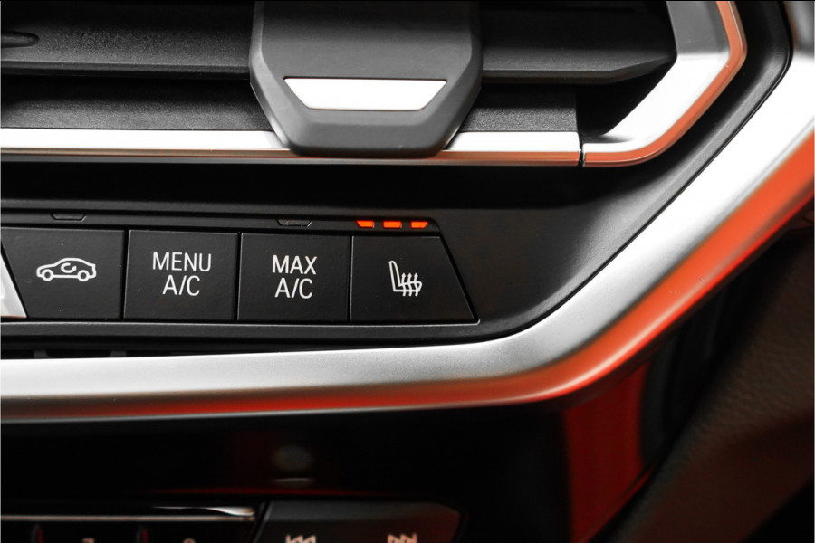 BMW X4 xDrive20i M-Sport Pano Laser Stuurverw Trekhaak Individual 20"