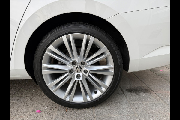 Škoda Superb Combi 1.4 TSI iV CAM/LMV19/NAVI/LEER/VIRTU/PANO