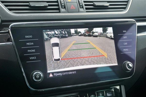 Škoda Superb Combi 1.4 TSI iV CAM/LMV19/NAVI/LEER/VIRTU/PANO
