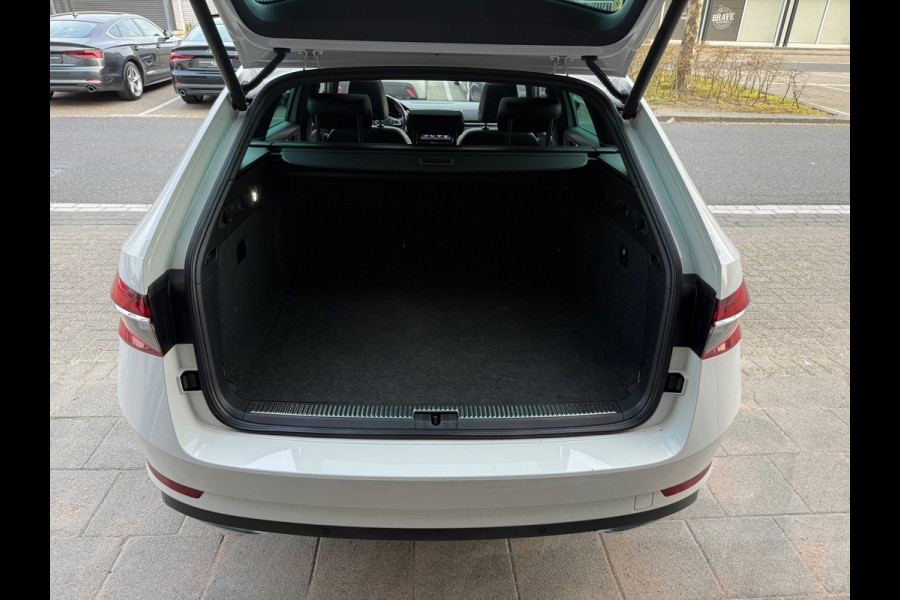 Škoda Superb Combi 1.4 TSI iV CAM/LMV19/NAVI/LEER/VIRTU/PANO