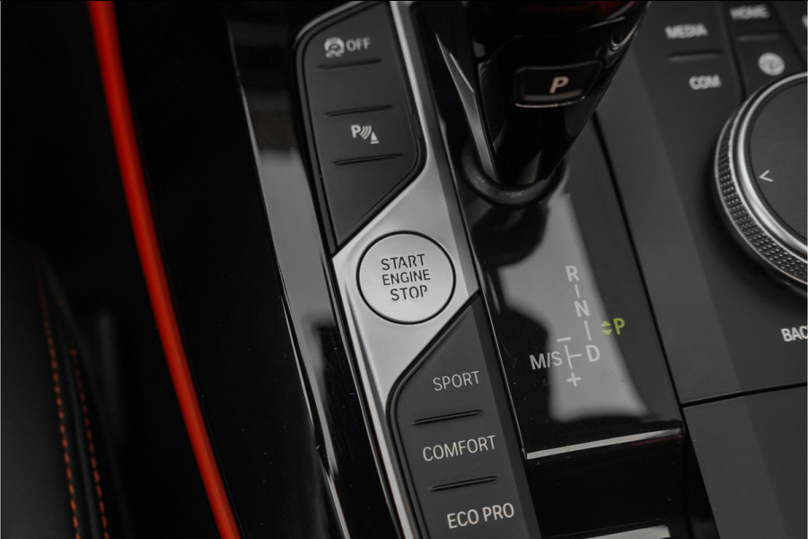 BMW X4 xDrive20i M-Sport Pano Laser Stuurverw Trekhaak Individual 20"