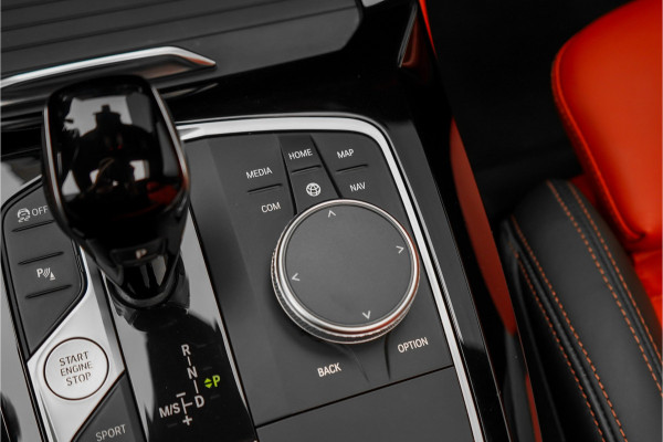 BMW X4 xDrive20i M-Sport Pano Laser Stuurverw Trekhaak Individual 20"