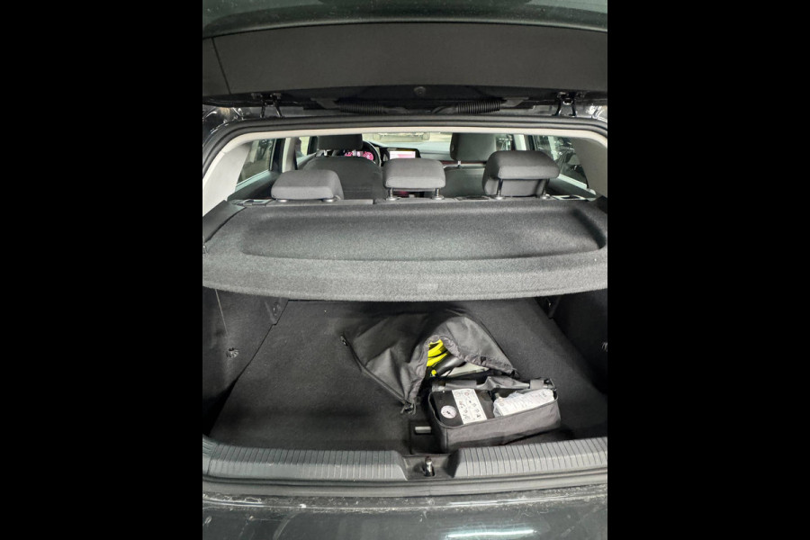 Volkswagen Golf 1.4 eHybrid Style | Memory seat | Massage | Adaptive cruise control | Elektrische stoel | Keyless | Apple Carplay | Parkeersensoren | Ambiance Verlichting |