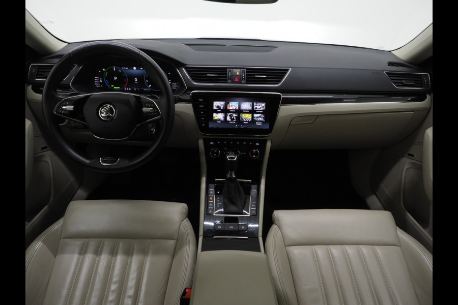 Škoda Superb Combi 1.4 TSI iV Laurin & Klement | Leder | Trekhaak | Canton | Adaptive Cruise | Keyless | Sfeerlicht | Memory | Carplay