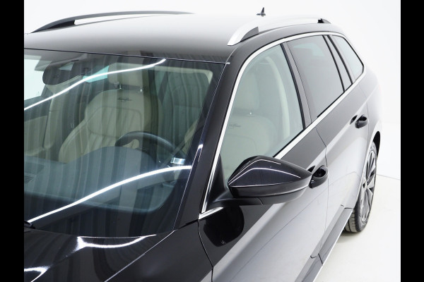 Škoda Superb Combi 1.4 TSI iV Laurin & Klement | Leder | Trekhaak | Canton | Adaptive Cruise | Keyless | Sfeerlicht | Memory | Carplay