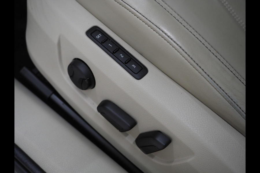 Škoda Superb Combi 1.4 TSI iV Laurin & Klement | Leder | Trekhaak | Canton | Adaptive Cruise | Keyless | Sfeerlicht | Memory | Carplay