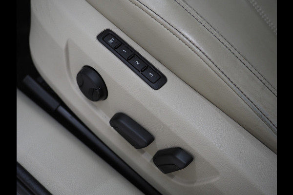 Škoda Superb Combi 1.4 TSI iV Laurin & Klement | Leder | Trekhaak | Canton | Adaptive Cruise | Keyless | Sfeerlicht | Memory | Carplay