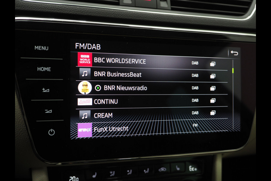 Škoda Superb Combi 1.4 TSI iV Laurin & Klement | Leder | Trekhaak | Canton | Adaptive Cruise | Keyless | Sfeerlicht | Memory | Carplay