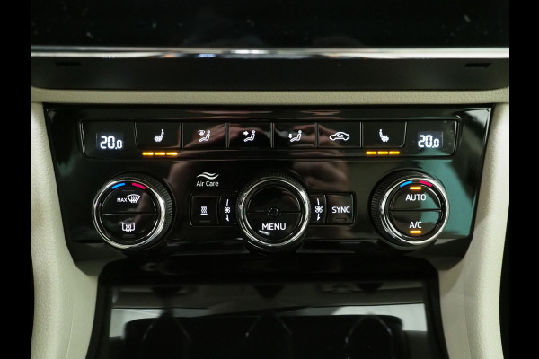 Škoda Superb Combi 1.4 TSI iV Laurin & Klement | Leder | Trekhaak | Canton | Adaptive Cruise | Keyless | Sfeerlicht | Memory | Carplay