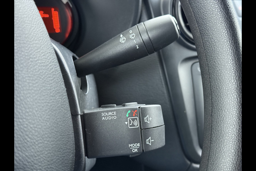 Dacia Dokker DCi Airco Navi Trekhaak Euro 6 DAB Bluetooth Essential Betonplex Vloer Lat om Lat betimmering Schuifdeur Origineel Nederlandse Auto 1.5DCI