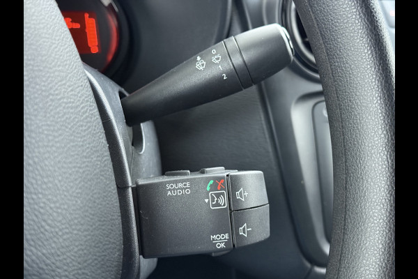 Dacia Dokker DCi Airco Navi Trekhaak Euro 6 DAB Bluetooth Essential Betonplex Vloer Lat om Lat betimmering Schuifdeur Origineel Nederlandse Auto 1.5DCI