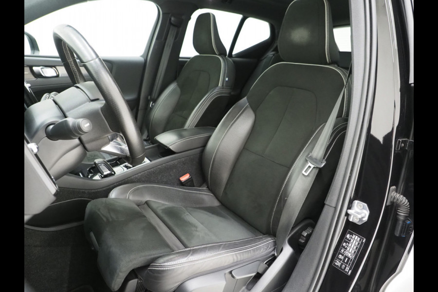 Volvo XC40 1.5 T5 Recharge R-Design | Panoramadak | Trekhaak | Harman/Kardon | Camera | Keyless | Zwarte Hemel | Carplay