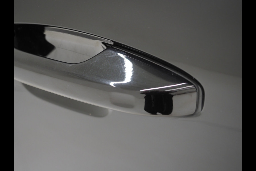 Volvo XC40 1.5 T5 Recharge R-Design | Panoramadak | Trekhaak | Harman/Kardon | Camera | Keyless | Zwarte Hemel | Carplay