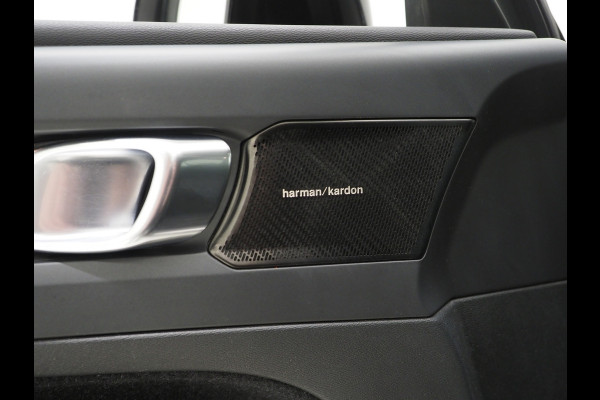 Volvo XC40 1.5 T5 Recharge R-Design | Panoramadak | Trekhaak | Harman/Kardon | Camera | Keyless | Zwarte Hemel | Carplay