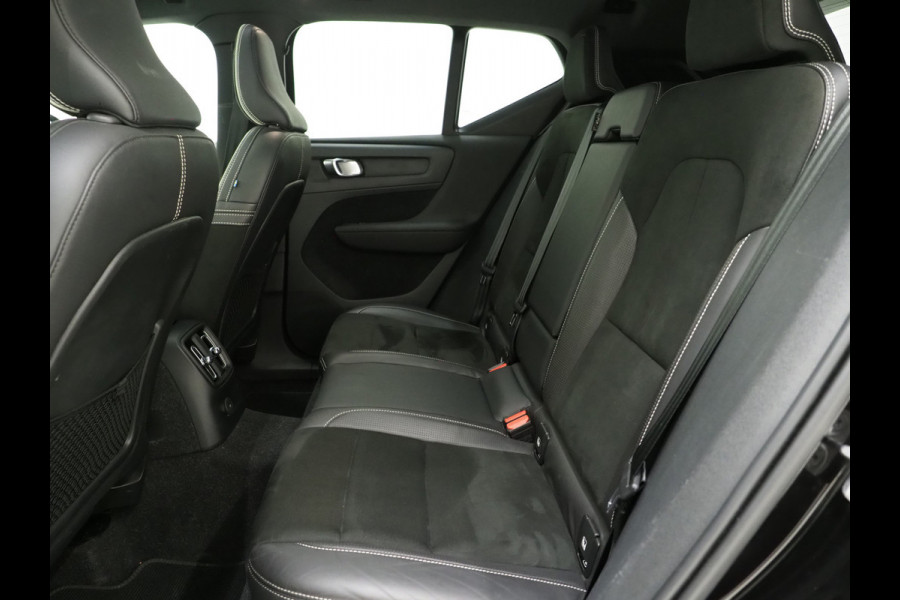Volvo XC40 1.5 T5 Recharge R-Design | Panoramadak | Trekhaak | Harman/Kardon | Camera | Keyless | Zwarte Hemel | Carplay