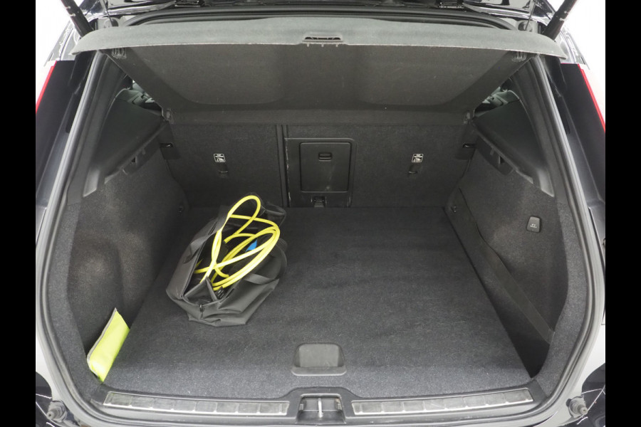 Volvo XC40 1.5 T5 Recharge R-Design | Panoramadak | Trekhaak | Harman/Kardon | Camera | Keyless | Zwarte Hemel | Carplay
