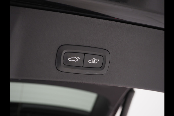 Volvo XC40 1.5 T5 Recharge R-Design | Panoramadak | Trekhaak | Harman/Kardon | Camera | Keyless | Zwarte Hemel | Carplay