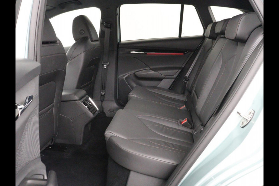 Škoda ENYAQ iV 80 Founders Edition Silver | SOH 90% | Trekhaak | Matrix LED | Carplay | Camera | Stuurverwarming | Keyless | Navigatie