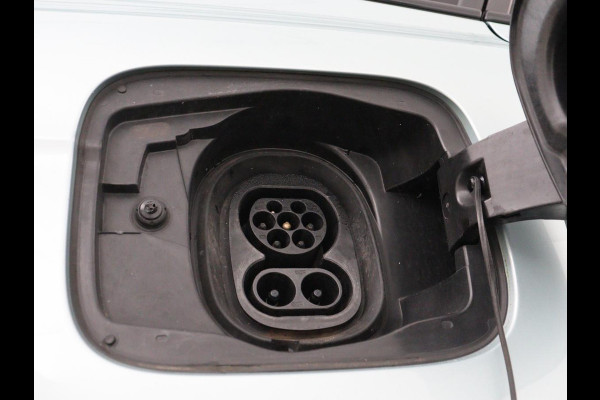 Škoda ENYAQ iV 80 Founders Edition Silver | SOH 90% | Trekhaak | Matrix LED | Carplay | Camera | Stuurverwarming | Keyless | Navigatie