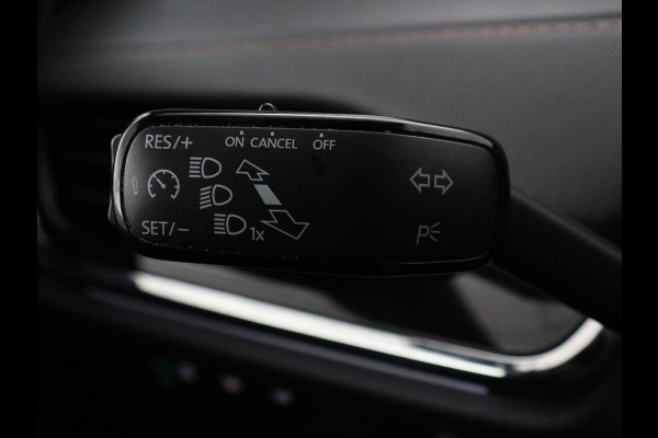 Škoda ENYAQ iV 80 Founders Edition Silver | SOH 90% | Trekhaak | Matrix LED | Carplay | Camera | Stuurverwarming | Keyless | Navigatie