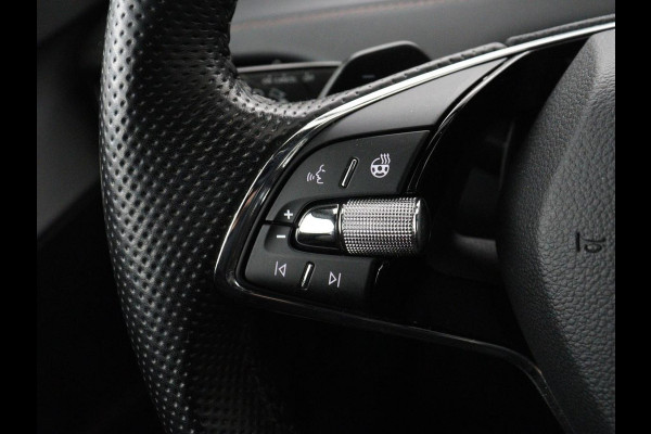 Škoda ENYAQ iV 80 Founders Edition Silver | SOH 90% | Trekhaak | Matrix LED | Carplay | Camera | Stuurverwarming | Keyless | Navigatie