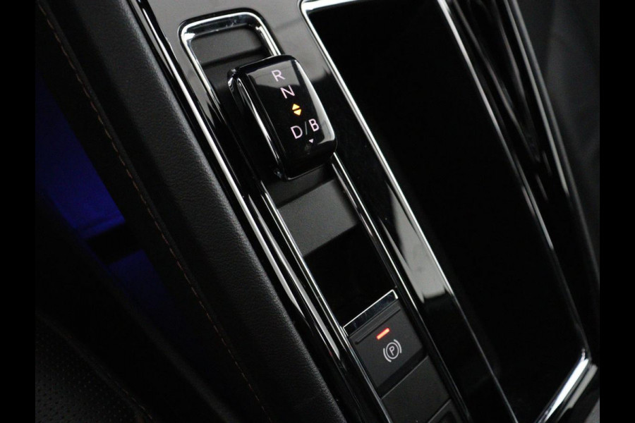 Škoda ENYAQ iV 80 Founders Edition Silver | SOH 90% | Trekhaak | Matrix LED | Carplay | Camera | Stuurverwarming | Keyless | Navigatie