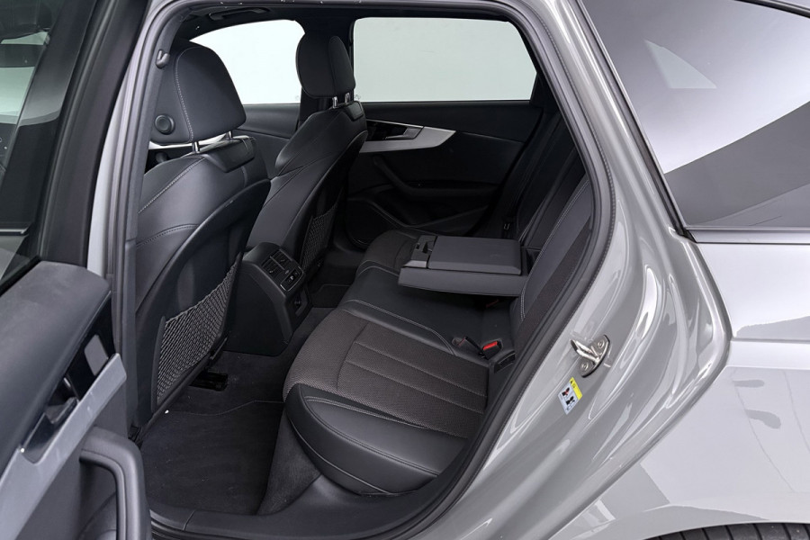 Audi A4 Avant 35 TFSI S edition 3x S-Line(NL-Auto, Dealer OnderH, Panorama, Navi, Carplay, StoelV, Digitale Dash, Cruise Con, Etc)