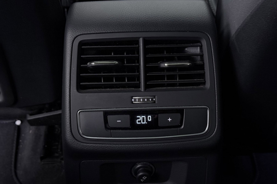 Audi A4 Avant 35 TFSI S edition 3x S-Line(NL-Auto, Dealer OnderH, Panorama, Navi, Carplay, StoelV, Digitale Dash, Cruise Con, Etc)