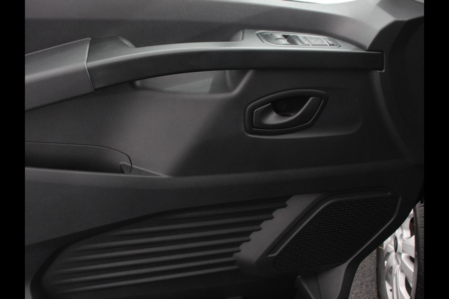 Renault Trafic 2.0 Blue dCi 150PK T30 L2H1 Advance Automaat Dubbele cabine Navigatie Airco Lichtmetalen velgen Betimmering Trekhaak Camera Parkeer sensoren Dab