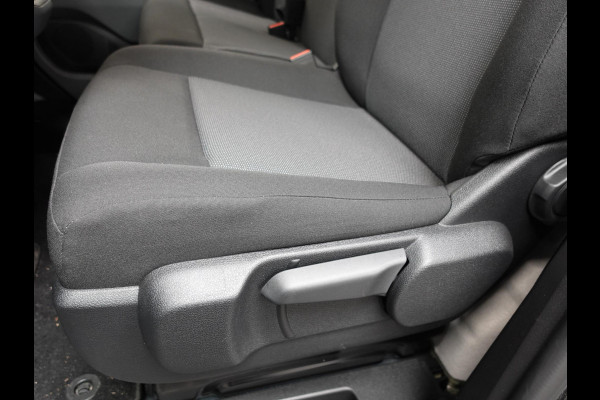 Peugeot e-Expert Long Premium 75 kWh 3-zits Automaat Airco Navi