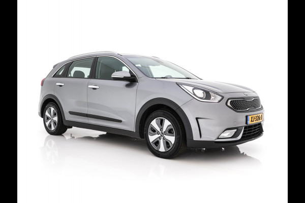 Kia Niro 1.6 GDi Hybrid ExecutiveLine Eco-Hybrid (INCL-BTW) Aut. *LEATHER-FABRIC | NAVI-FULLMAP | KEYLESS | CAMERA | COMFORTSEATS | DIGI-COCKPIT | LANE-ASSIST | ECC | CARPLAY | PDC | TOWBAR | 16''ALU*
