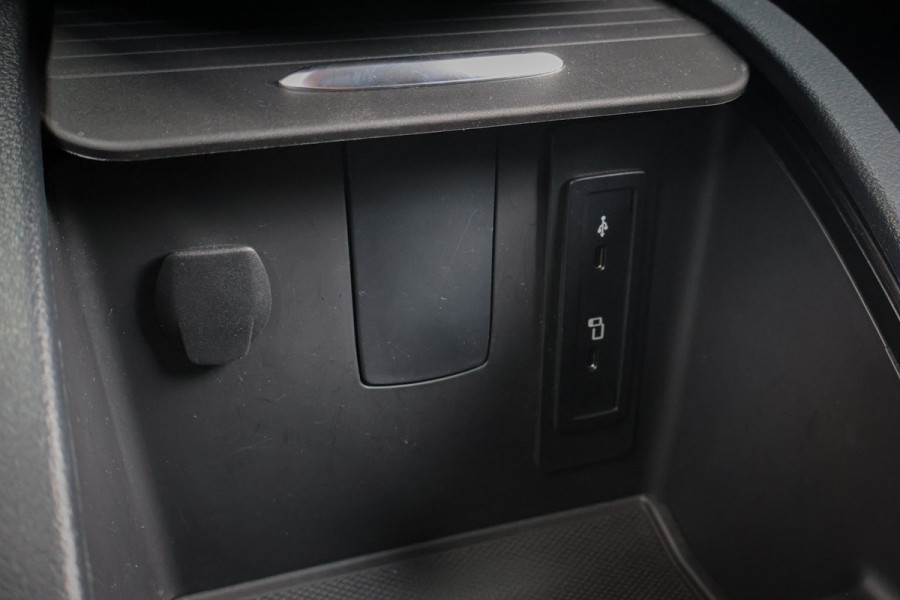 Mercedes-Benz V-Klasse 300d Extra Lang DC Avantgarde Edition AMG | AIRMATIC LUCHTVERING | FACELIFT | STOELVERWARMING | DISTRONIC PLUS ADAPTIVE CRUISE |