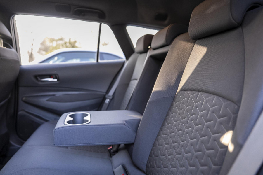 Toyota Corolla 1.8 Hybrid Business Plus | Navigatie | Camera | Clima