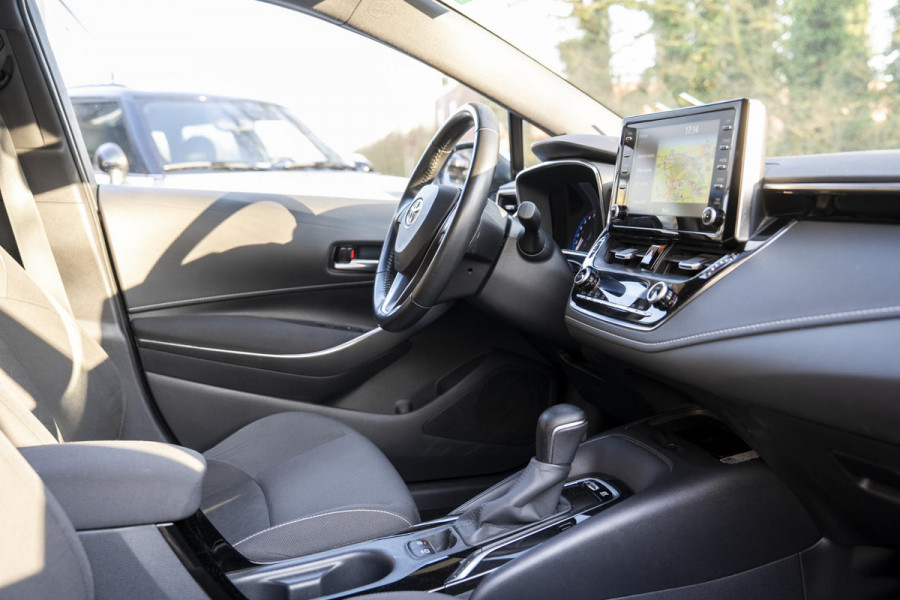 Toyota Corolla 1.8 Hybrid Business Plus | Navigatie | Camera | Clima