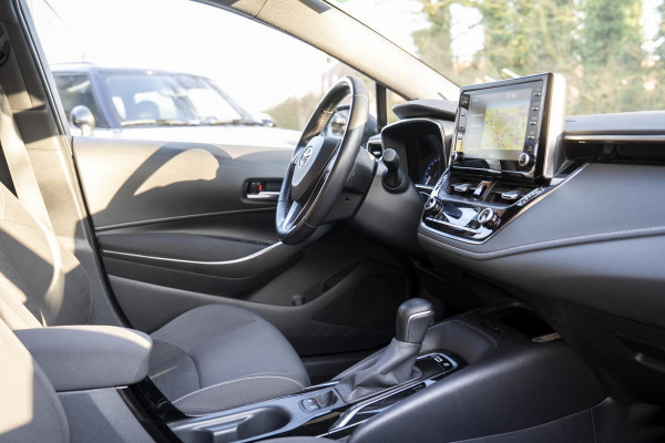 Toyota Corolla 1.8 Hybrid Business Plus | Navigatie | Camera | Clima