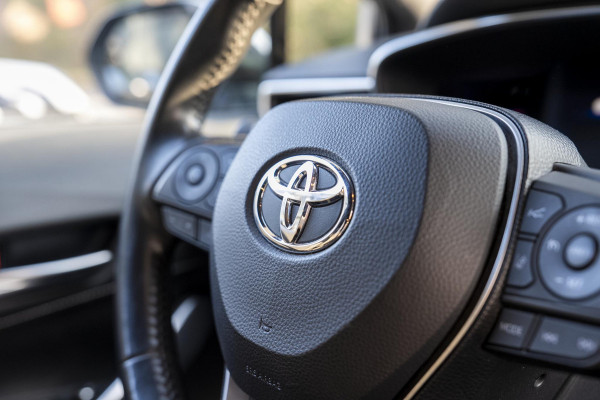 Toyota Corolla 1.8 Hybrid Business Plus | Navigatie | Camera | Clima