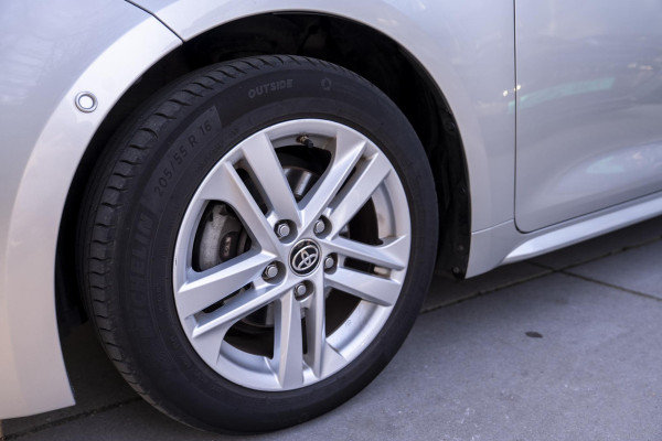 Toyota Corolla 1.8 Hybrid Business Plus | Navigatie | Camera | Clima