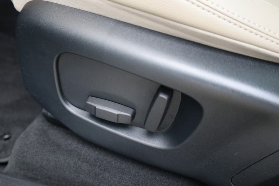 Land Rover Range Rover Velar 2.0 I4 Turbo AWD R-Dynamic HSE | TOPSTAAT! | NAP | PANO | MERIDIAN SURROUND | HUD | MEMORY | STUURVERW | KEYLESS |