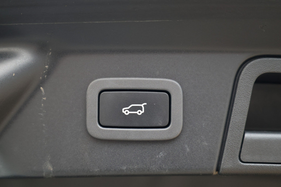 Land Rover Range Rover Velar 2.0 I4 Turbo AWD R-Dynamic HSE | TOPSTAAT! | NAP | PANO | MERIDIAN SURROUND | HUD | MEMORY | STUURVERW | KEYLESS |