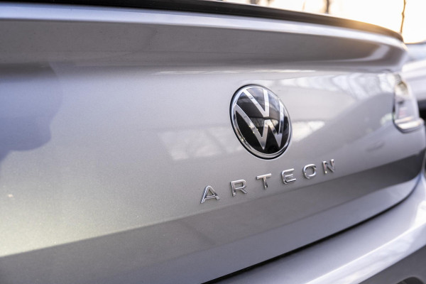 Volkswagen Arteon 2.0 TDI R-Line Business+ IQ Light | Elek Trekhaak | Navigatie | Camera | Dsg
