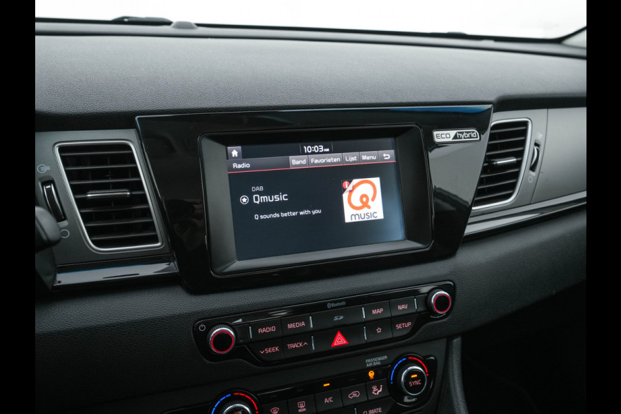 Kia Niro 1.6 GDi Hybrid ExecutiveLine Eco-Hybrid (INCL-BTW) Aut. *LEATHER-FABRIC | NAVI-FULLMAP | KEYLESS | CAMERA | COMFORTSEATS | DIGI-COCKPIT | LANE-ASSIST | ECC | CARPLAY | PDC | TOWBAR | 16''ALU*