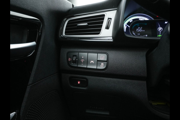 Kia Niro 1.6 GDi Hybrid ExecutiveLine Eco-Hybrid (INCL-BTW) Aut. *LEATHER-FABRIC | NAVI-FULLMAP | KEYLESS | CAMERA | COMFORTSEATS | DIGI-COCKPIT | LANE-ASSIST | ECC | CARPLAY | PDC | TOWBAR | 16''ALU*