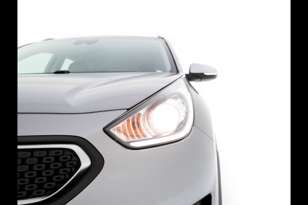 Kia Niro 1.6 GDi Hybrid ExecutiveLine Eco-Hybrid (INCL-BTW) Aut. *LEATHER-FABRIC | NAVI-FULLMAP | KEYLESS | CAMERA | COMFORTSEATS | DIGI-COCKPIT | LANE-ASSIST | ECC | CARPLAY | PDC | TOWBAR | 16''ALU*
