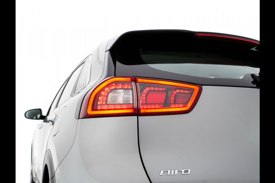 Kia Niro 1.6 GDi Hybrid ExecutiveLine Eco-Hybrid (INCL-BTW) Aut. *LEATHER-FABRIC | NAVI-FULLMAP | KEYLESS | CAMERA | COMFORTSEATS | DIGI-COCKPIT | LANE-ASSIST | ECC | CARPLAY | PDC | TOWBAR | 16''ALU*