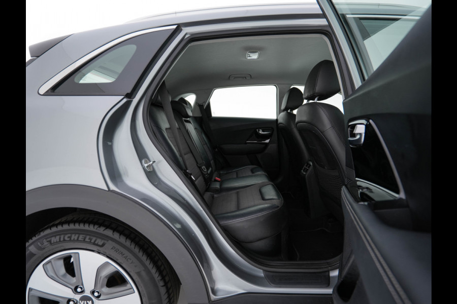 Kia Niro 1.6 GDi Hybrid ExecutiveLine Eco-Hybrid (INCL-BTW) Aut. *LEATHER-FABRIC | NAVI-FULLMAP | KEYLESS | CAMERA | COMFORTSEATS | DIGI-COCKPIT | LANE-ASSIST | ECC | CARPLAY | PDC | TOWBAR | 16''ALU*