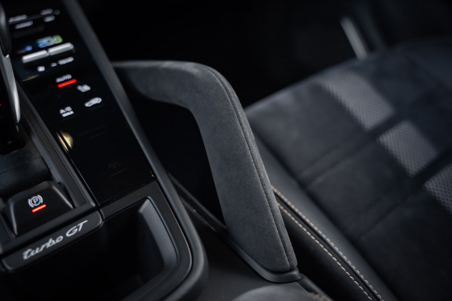 Porsche Cayenne Coupé 4.0 Turbo GT - Origineel NL | Sport Chrono + | Keramisch | Burmester | Carbon