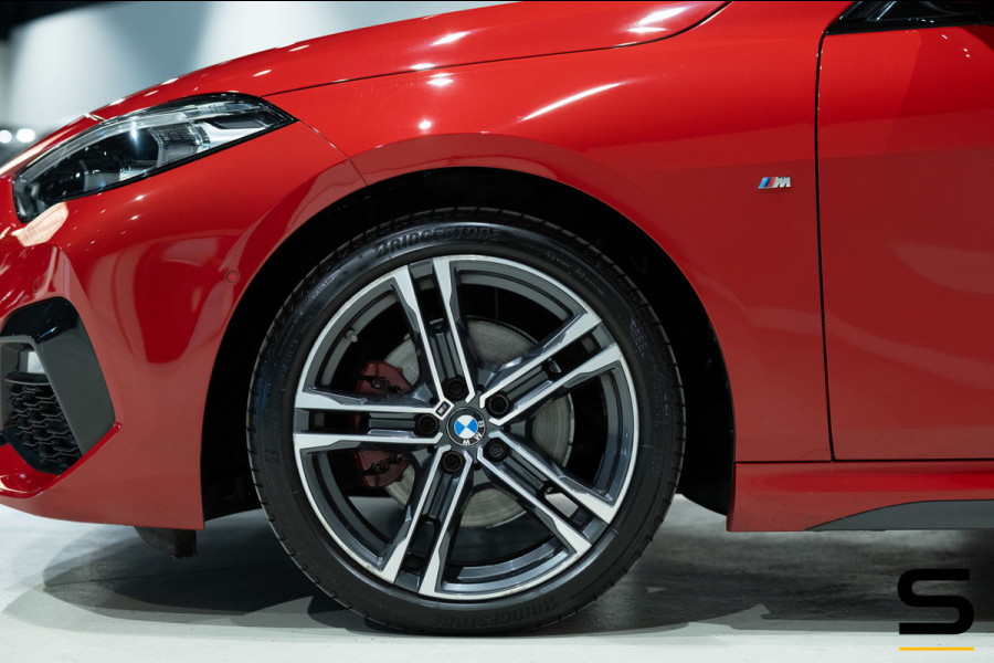 BMW 2 Serie Gran Coupé 218i High Executive|M-sport|NAP|Pano